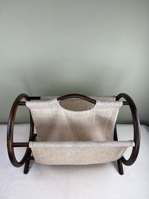 Porte revue vintage en rotin