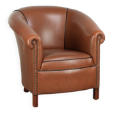 English cowhide club armchair with a luxurious finish and a good appearance