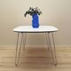 Table blanche, design italien, années 1990, production : Italie