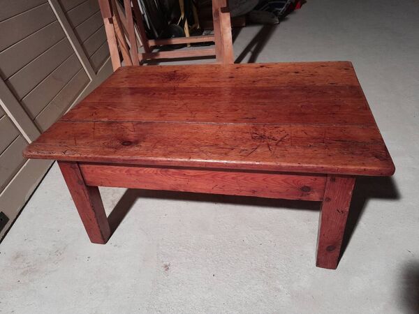 Table basse ancienne en bois patiné
