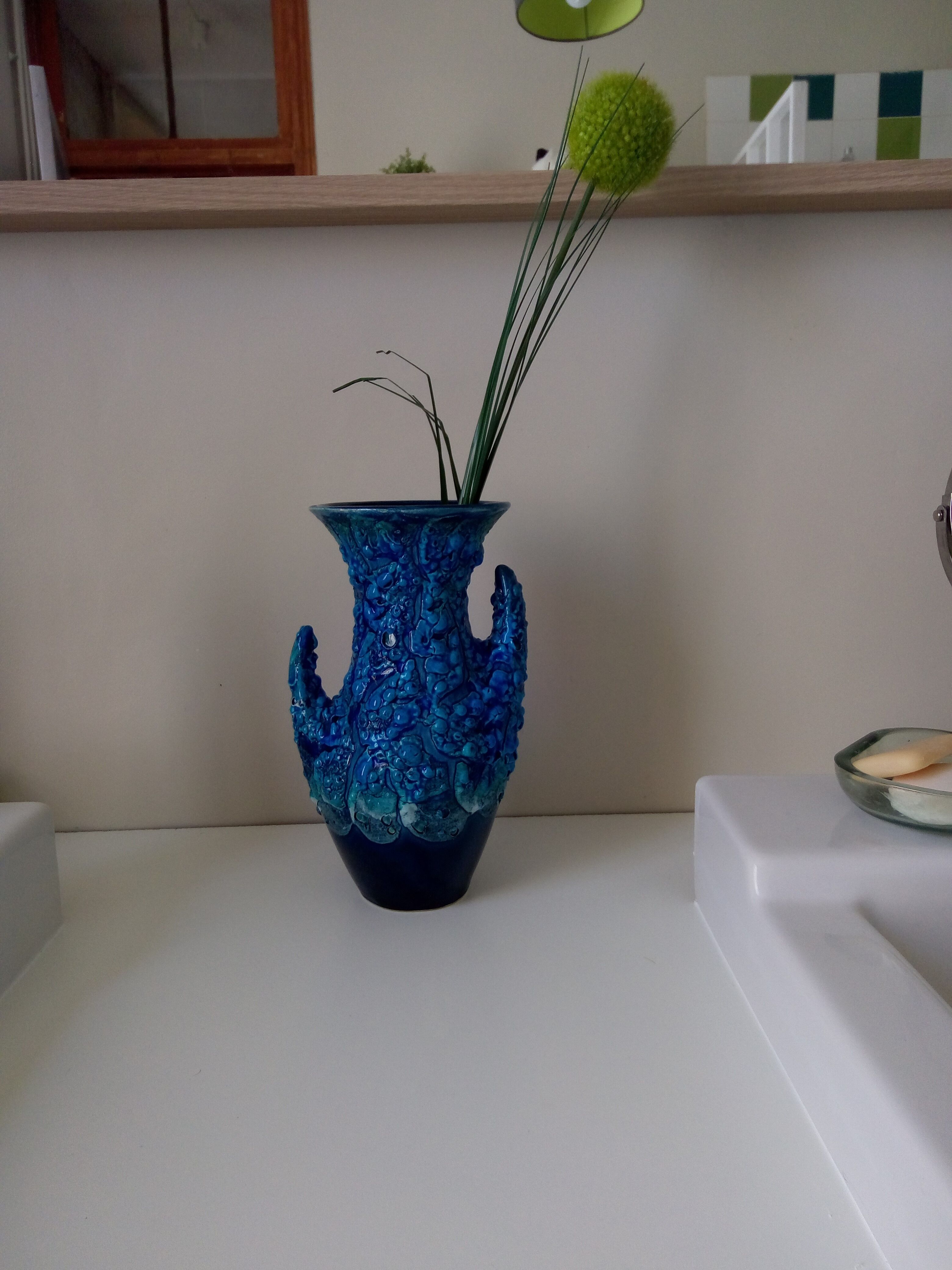 Sea foam vase