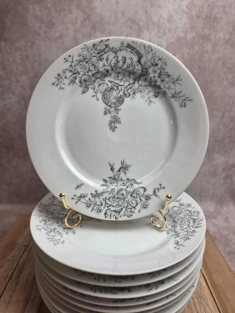10 antique porcelain plates – Aux Lions de Faïence Paris – 19th century