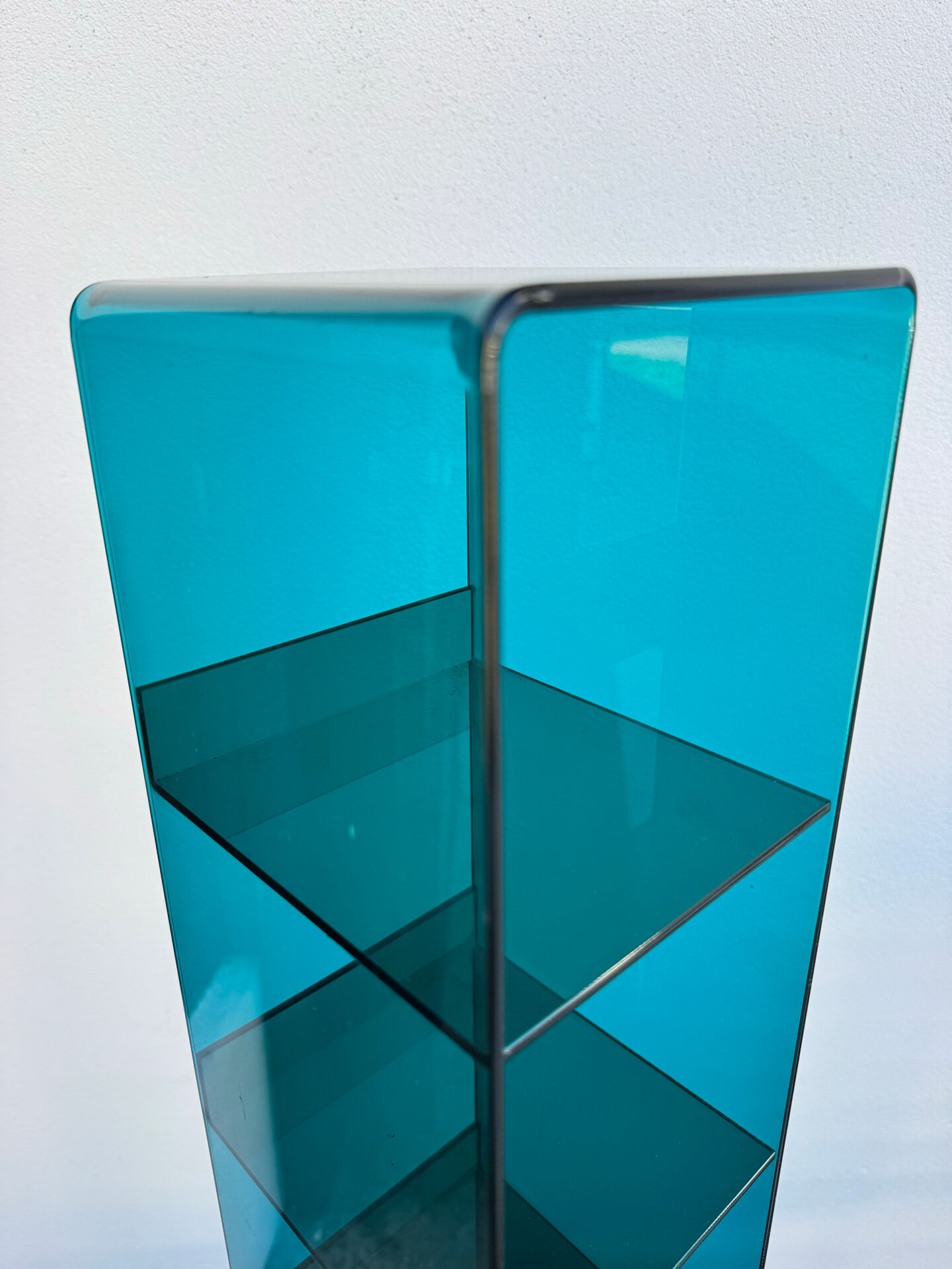 Allegro Habitat vintage plexiglass column
