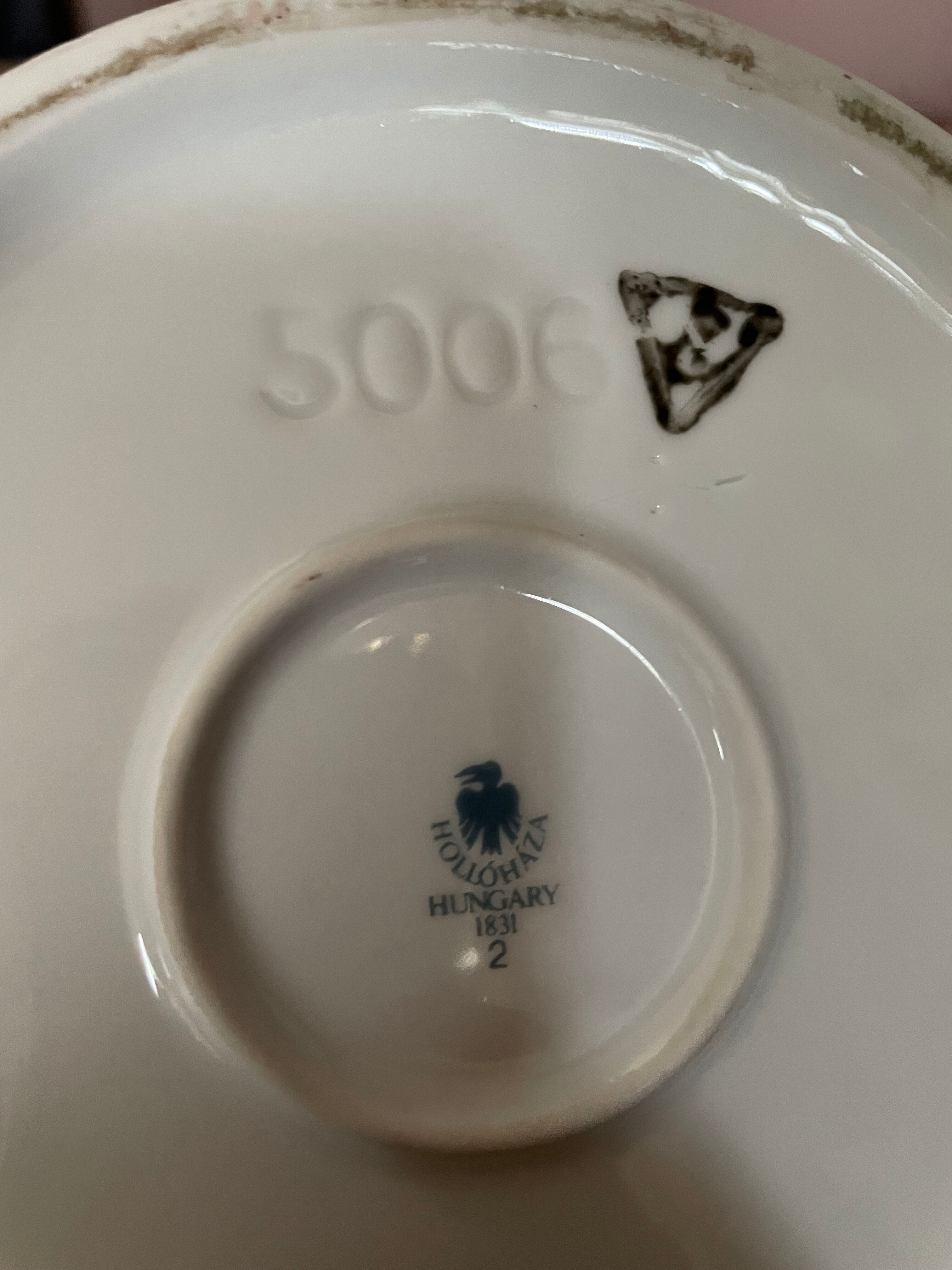 Porcelain vase motifs birds and flowers from Hollohàza Hungary