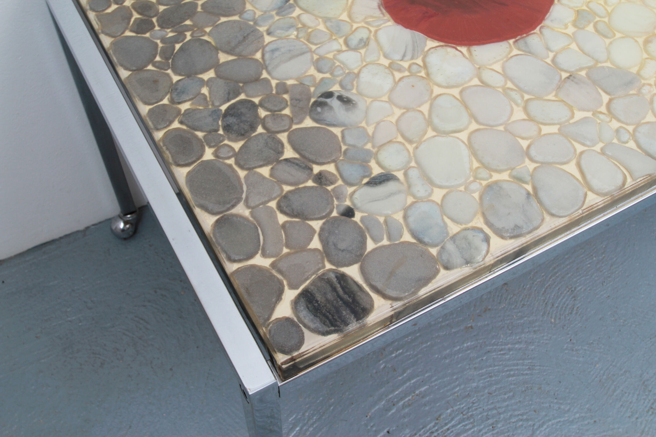 1970s space age coffeetable with pebble stones and acryl