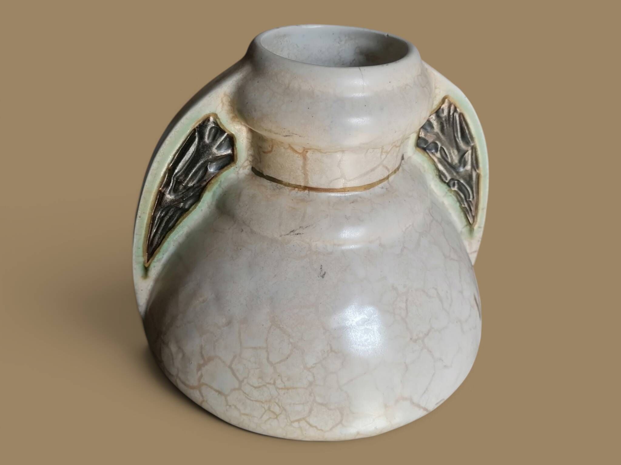Earthenware ear vase with crackled glaze, Art Deco - Black roses