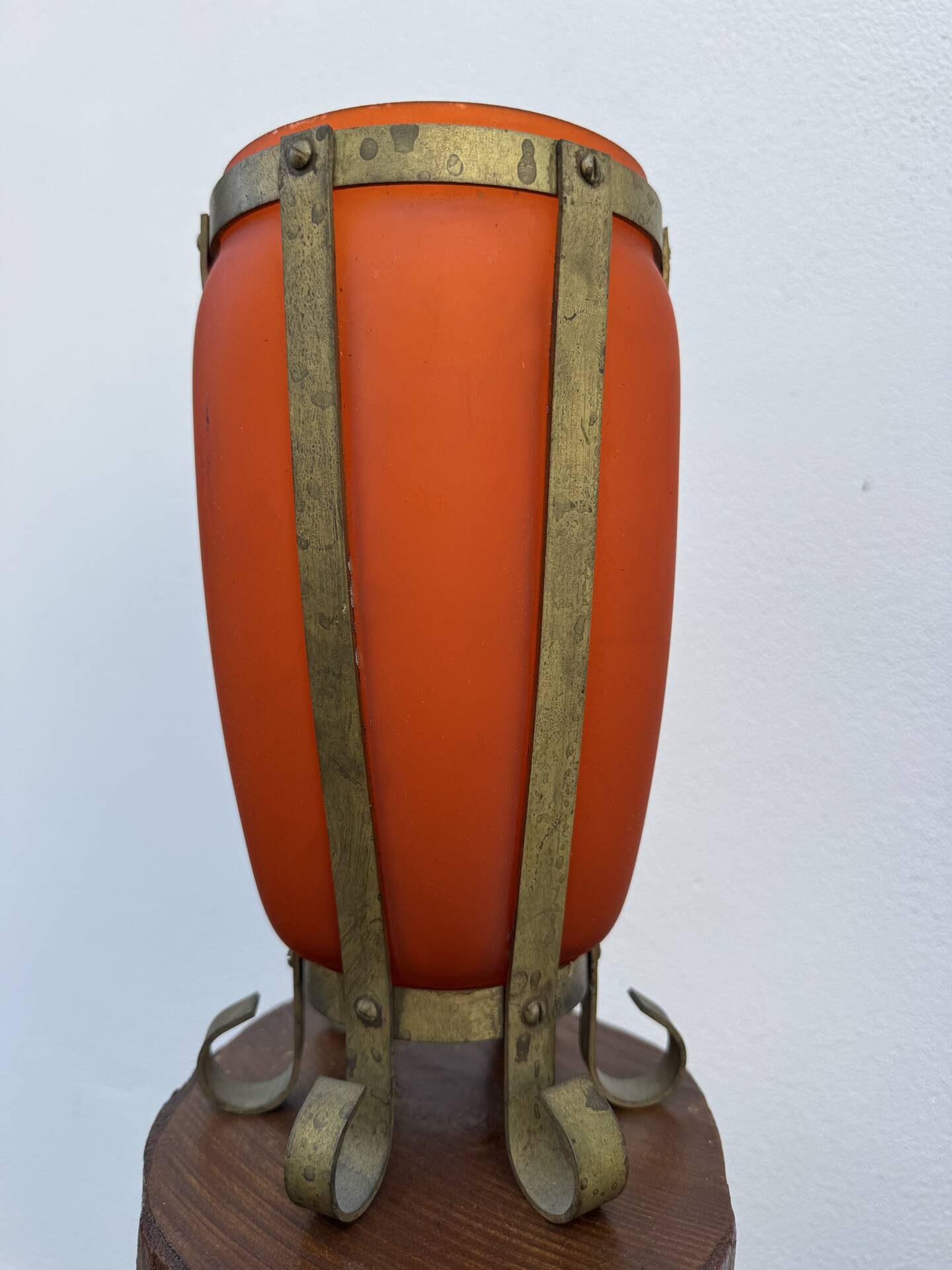 Vase à monture pâte de verre laiton années 60