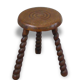 Tabouret en chene ancien, pieds tourné et motifs ciselés