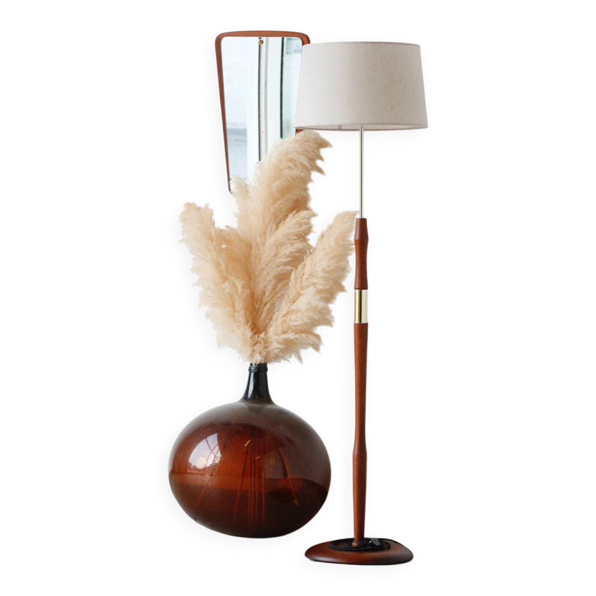 Vintage Scandinavian floor lamp in wood and gold brass — Beige lampshade