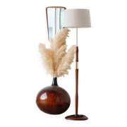 Vintage Scandinavian floor lamp in wood and gold brass — Beige lampshade
