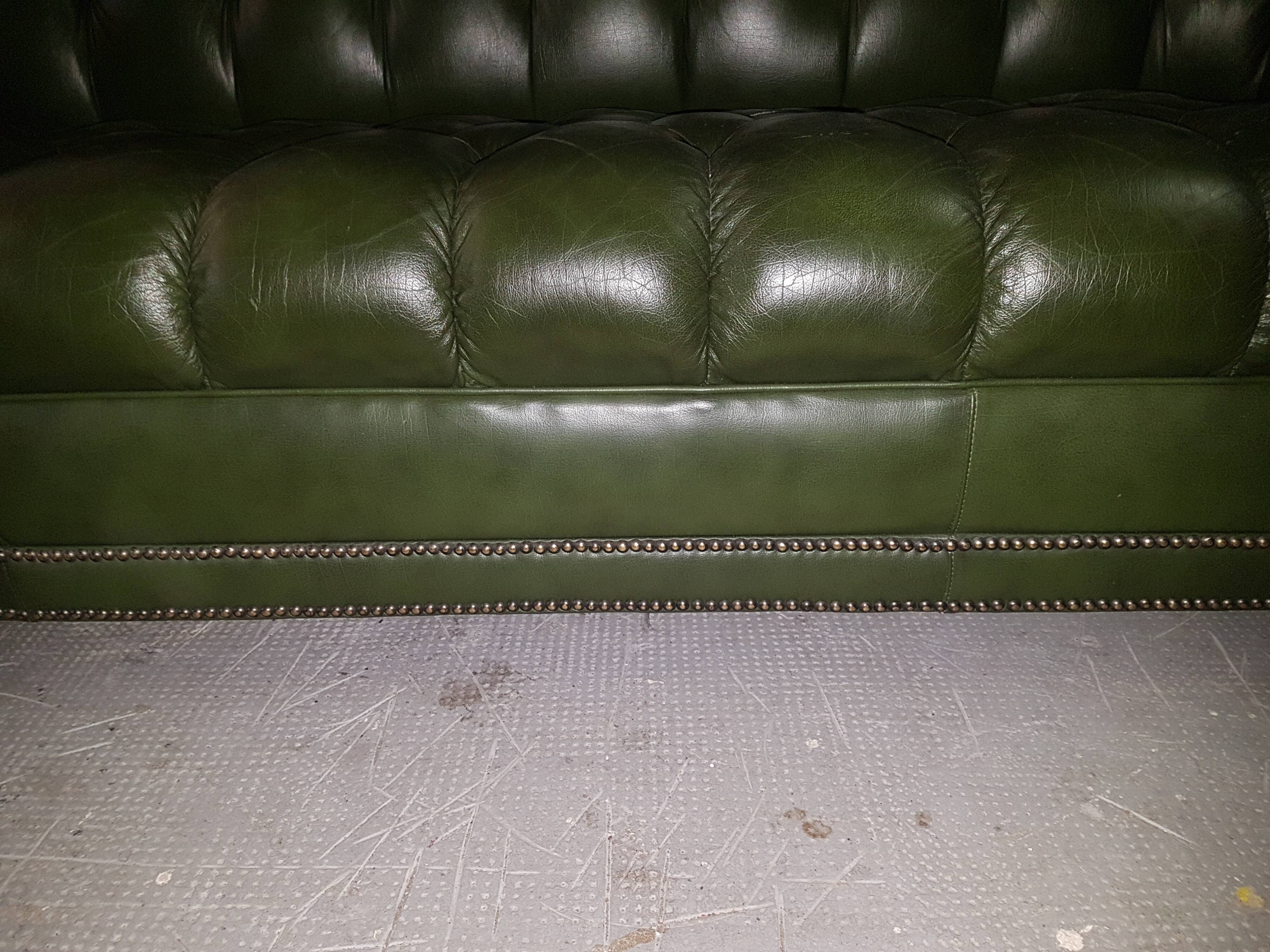 Chesterfield 3-seater dark green sofa