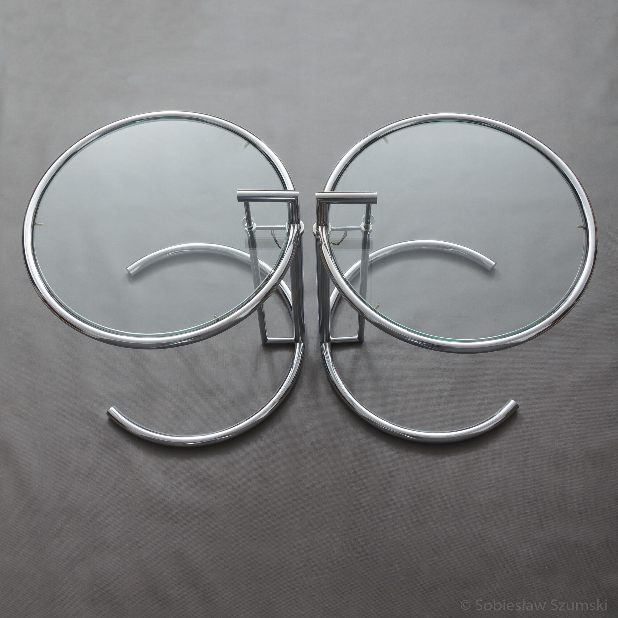 Set of 2 tabes Eileen Gray chrome model 1027
