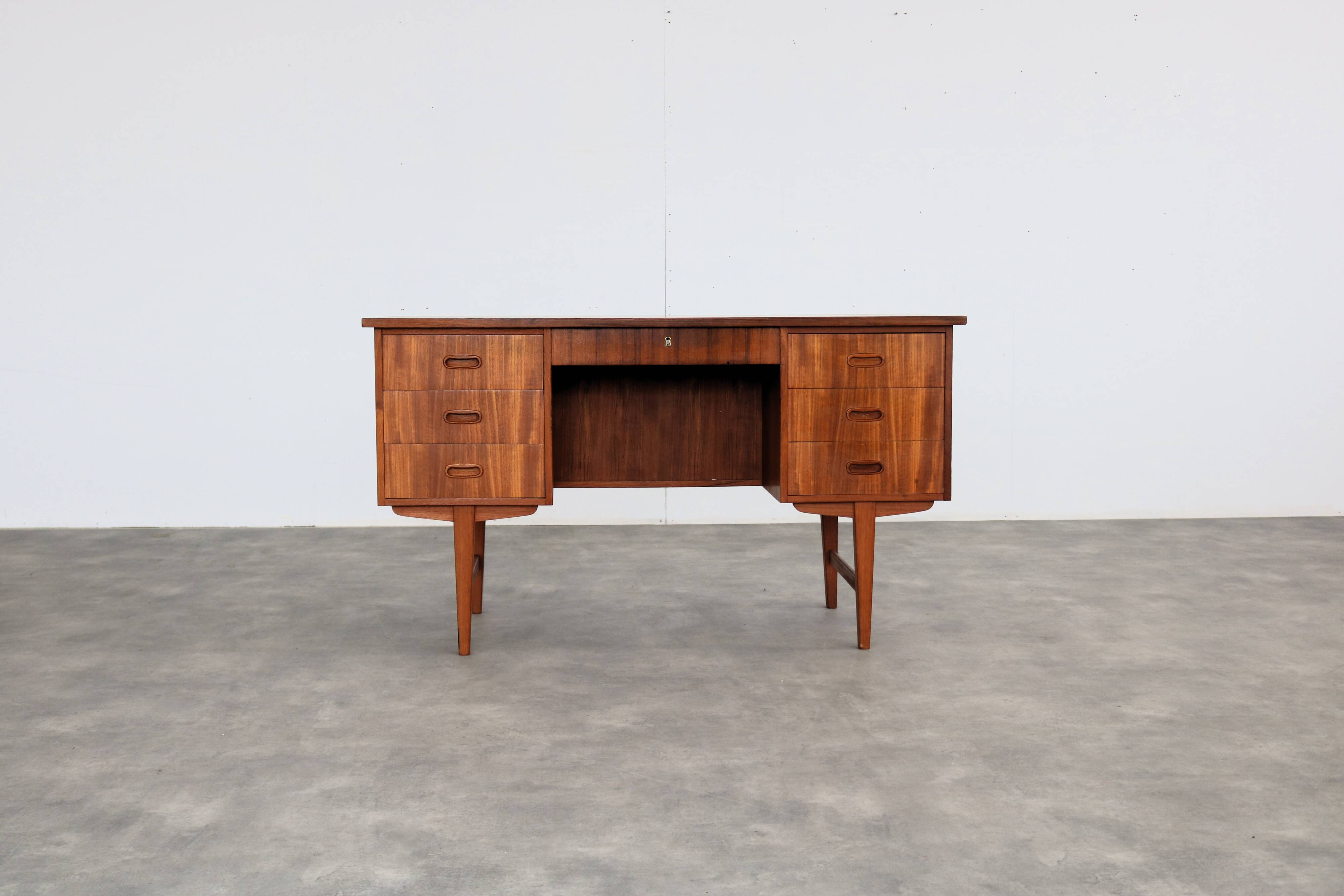vintage desk | 1960s | teak | Danish (4)