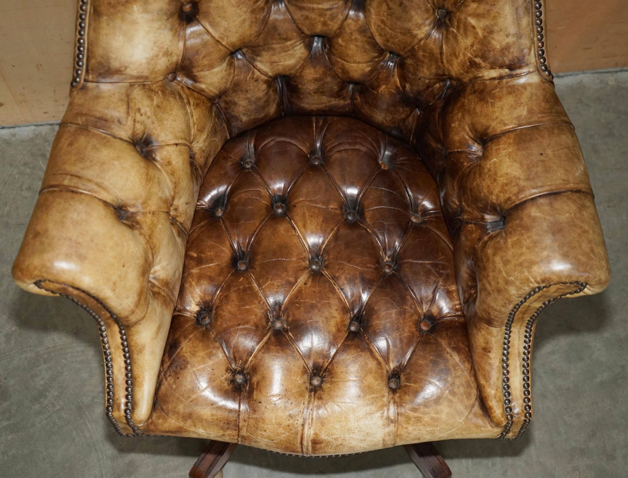 Chesterfield executive armchair in aniline leather