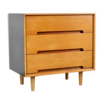 Midcentury Stag C Range Chest of Drawers by John and Sylvia Reid in Oak.  Vintage Modern / Retro / D
