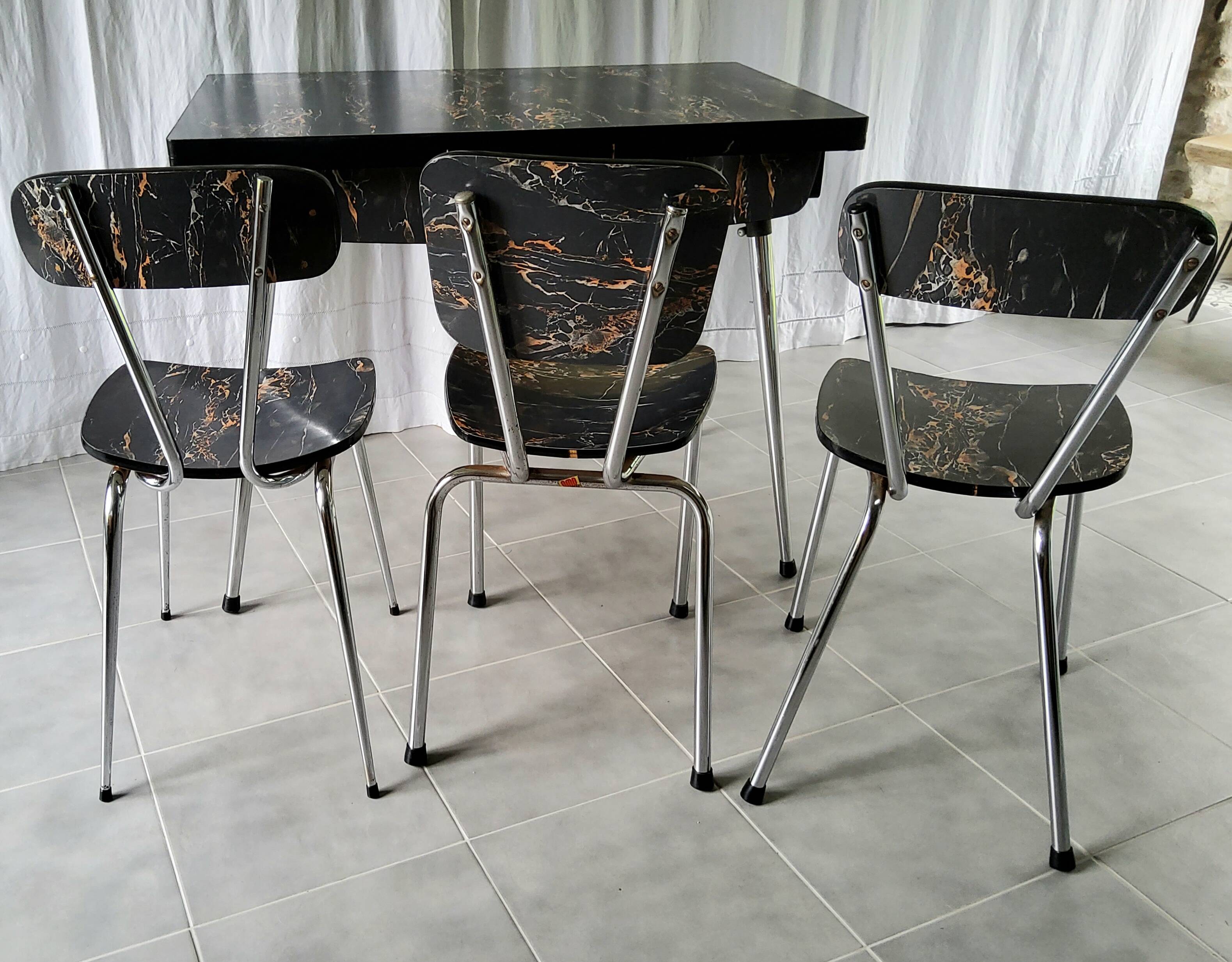 Ensemble en formica marbré