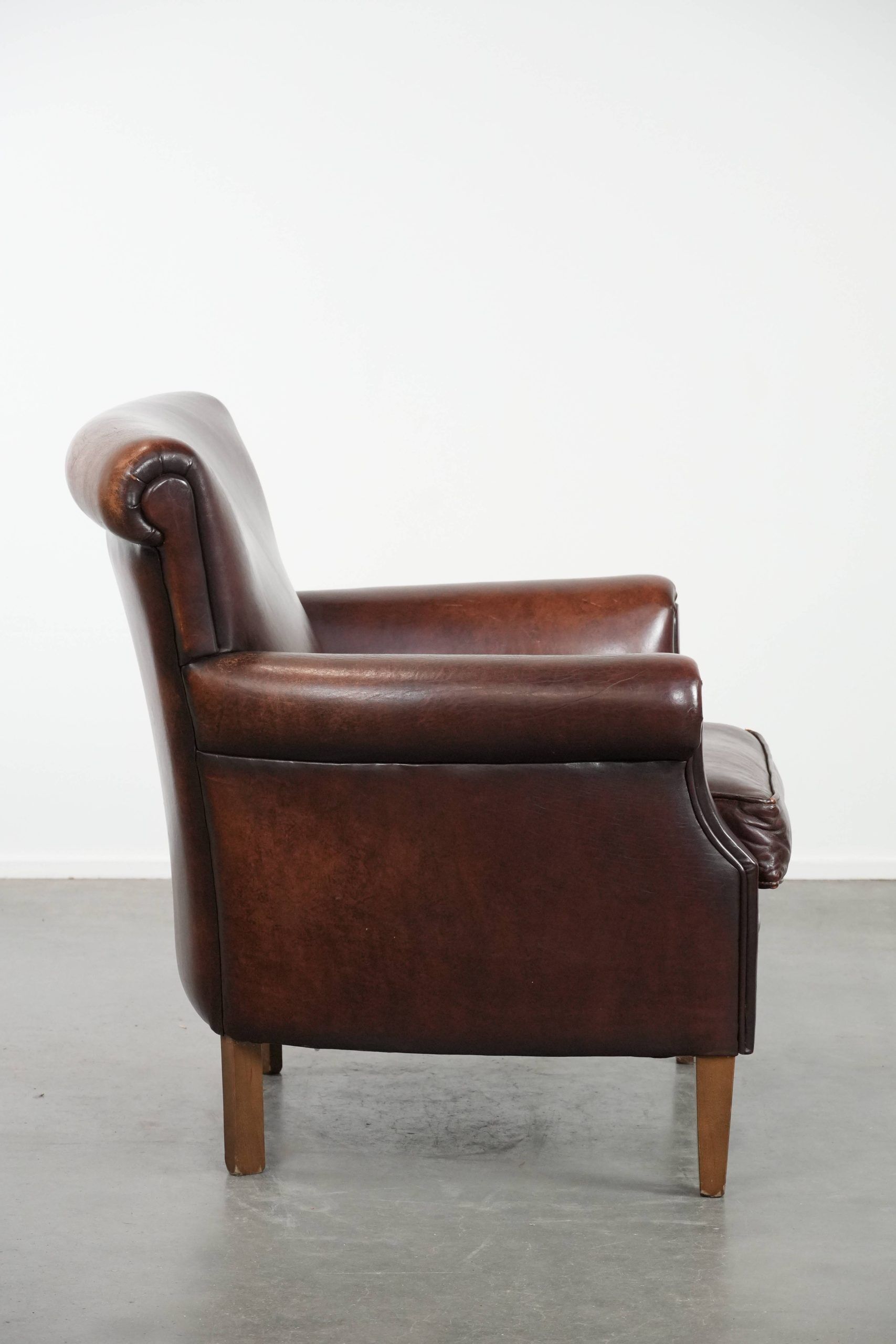 Luxury Sheep Leather Armchair with a Timeless Look