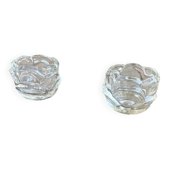 Deux bougeoirs en verre