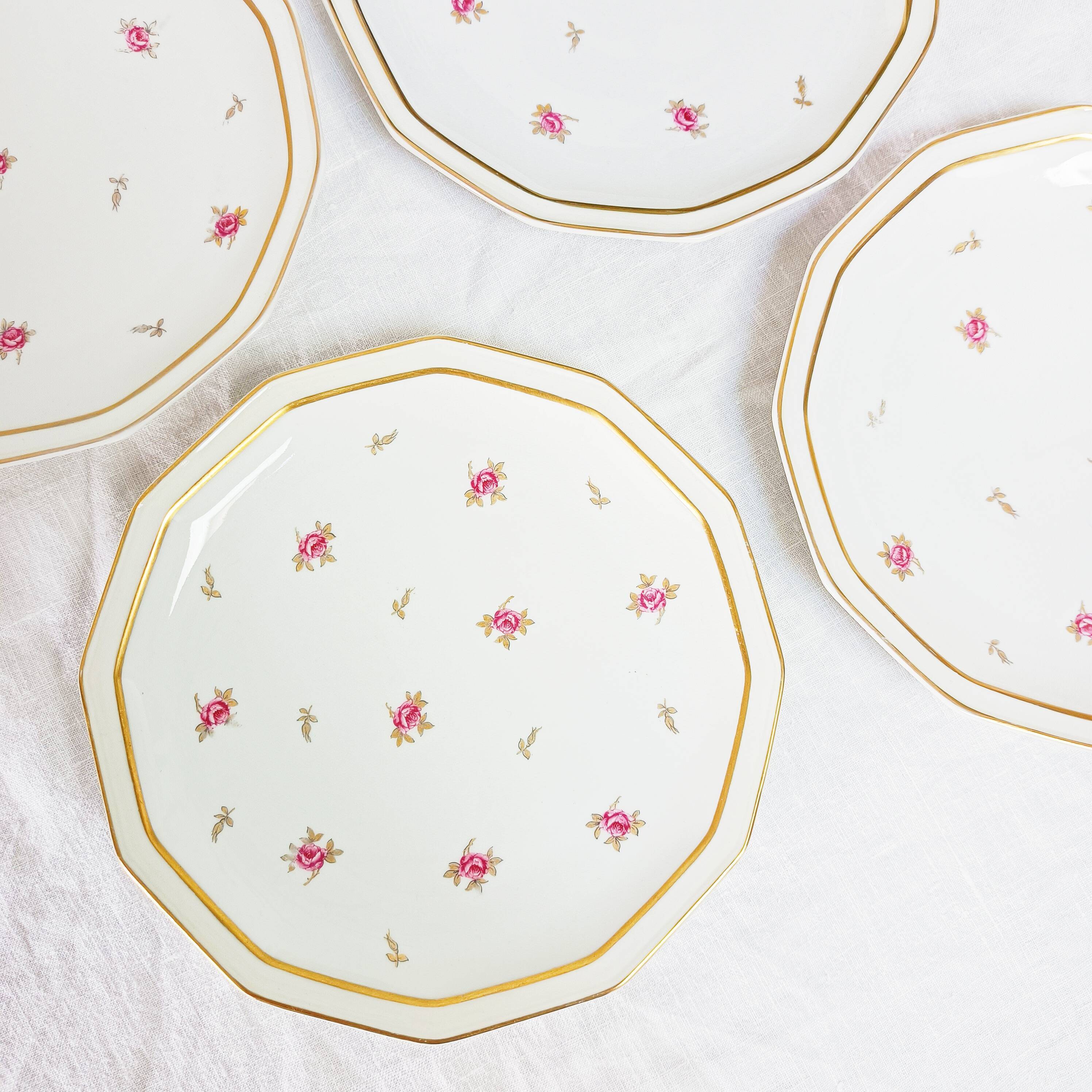 Set of 4 flowery plates in Limoges B & Cie porcelain