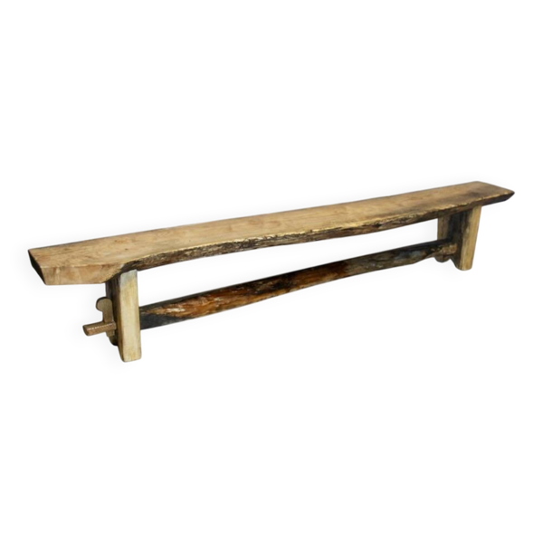 Banc brutaliste en frêne