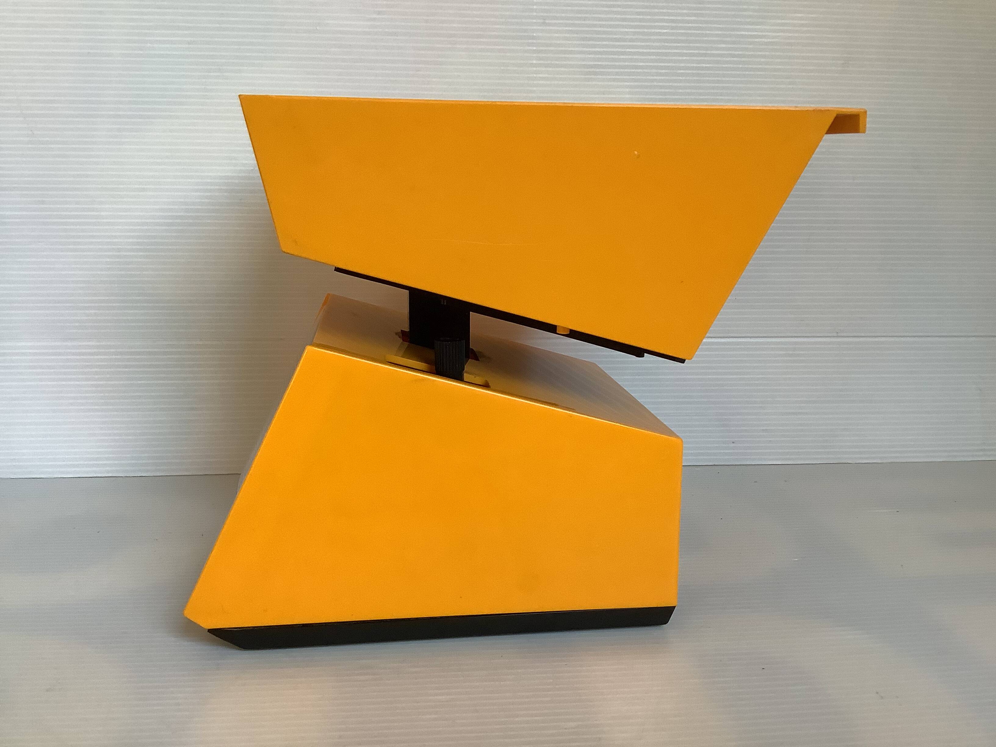 EKS scale yellow orange