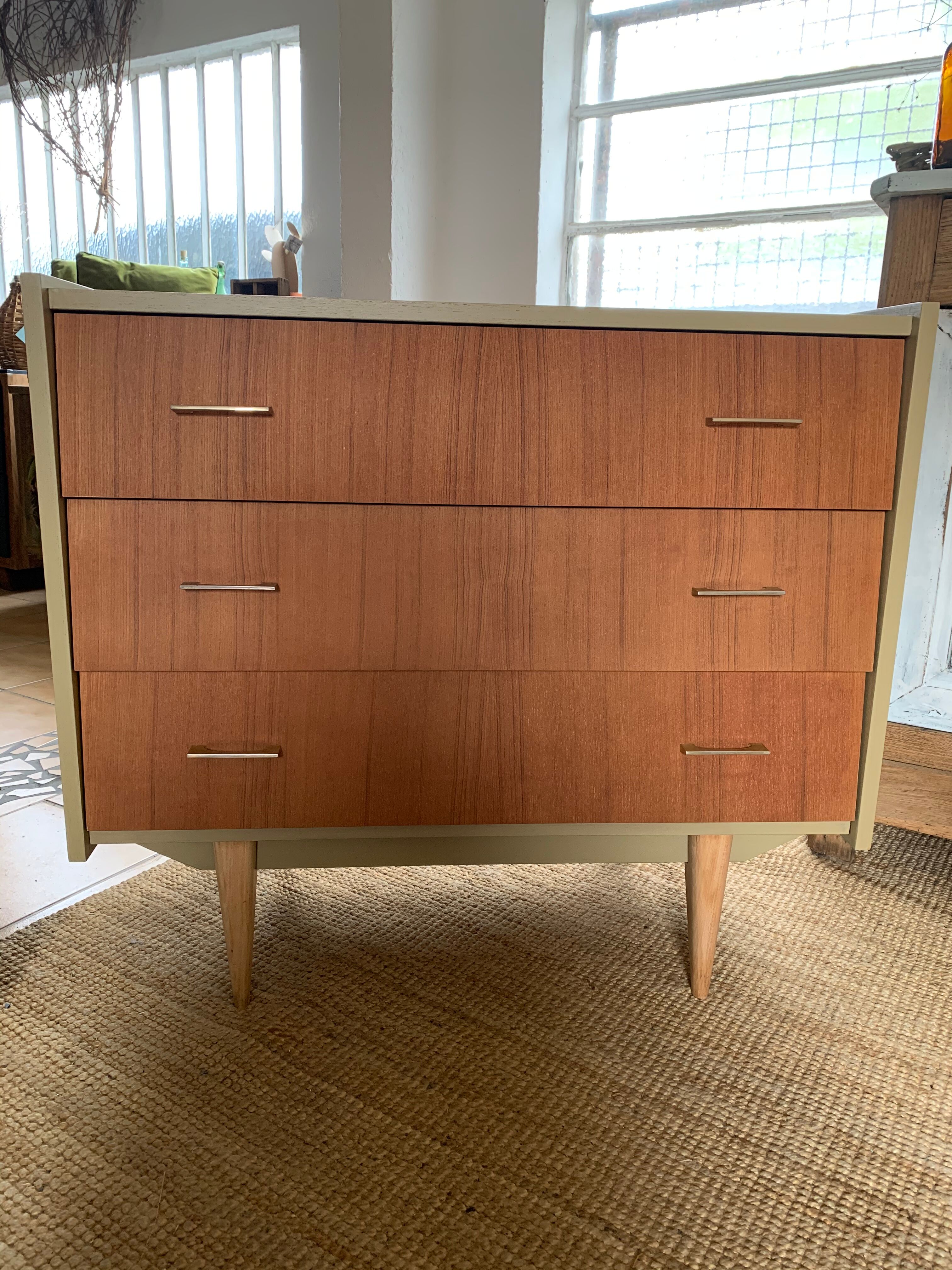 Vintage chest of drawers