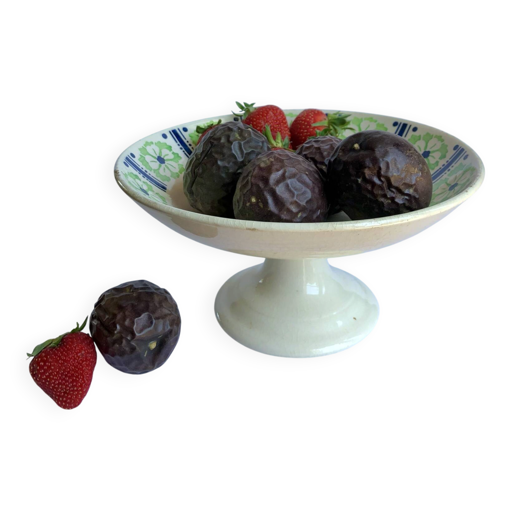 Compote dish in iron earth