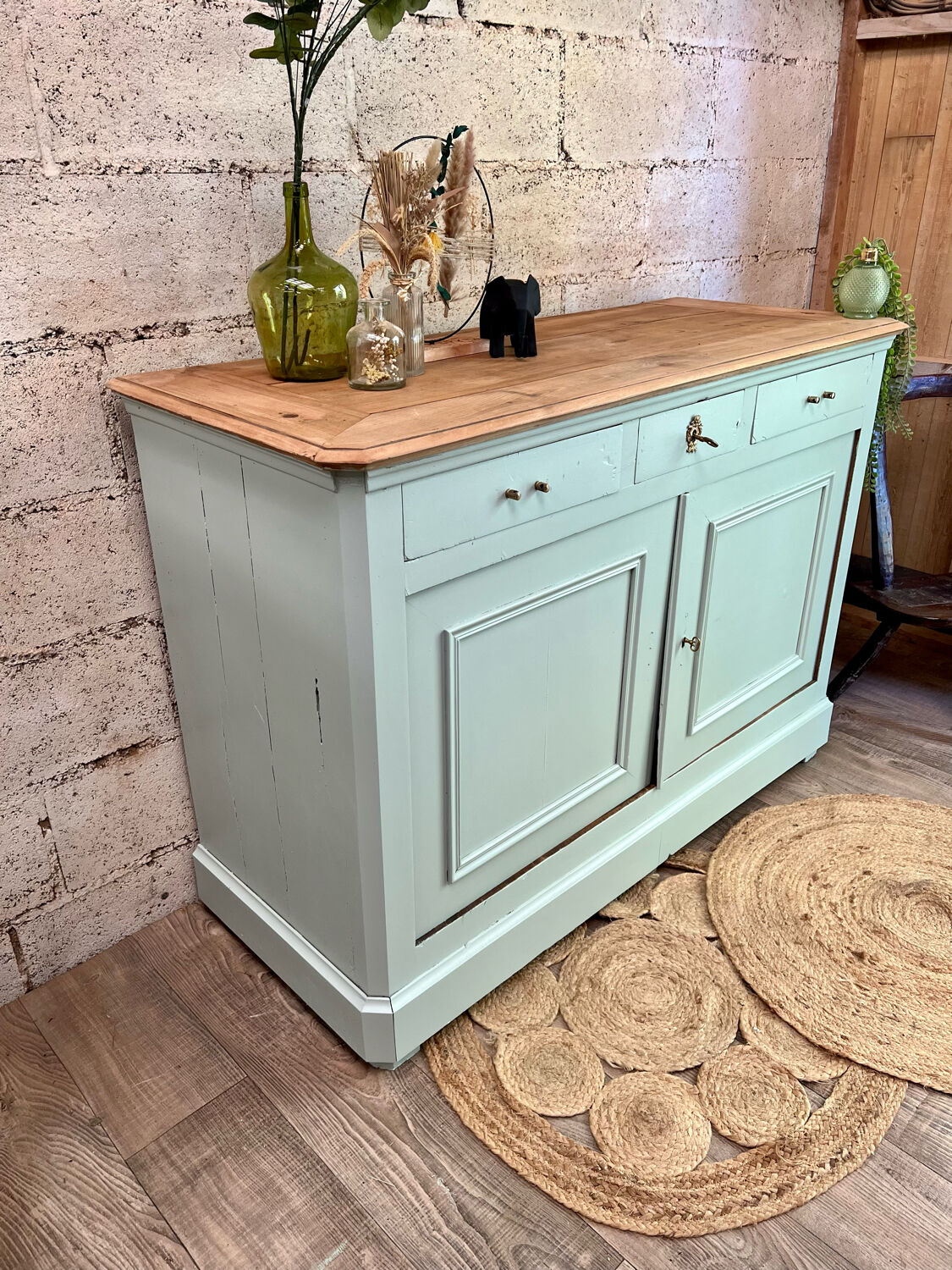 Solid wood sideboard