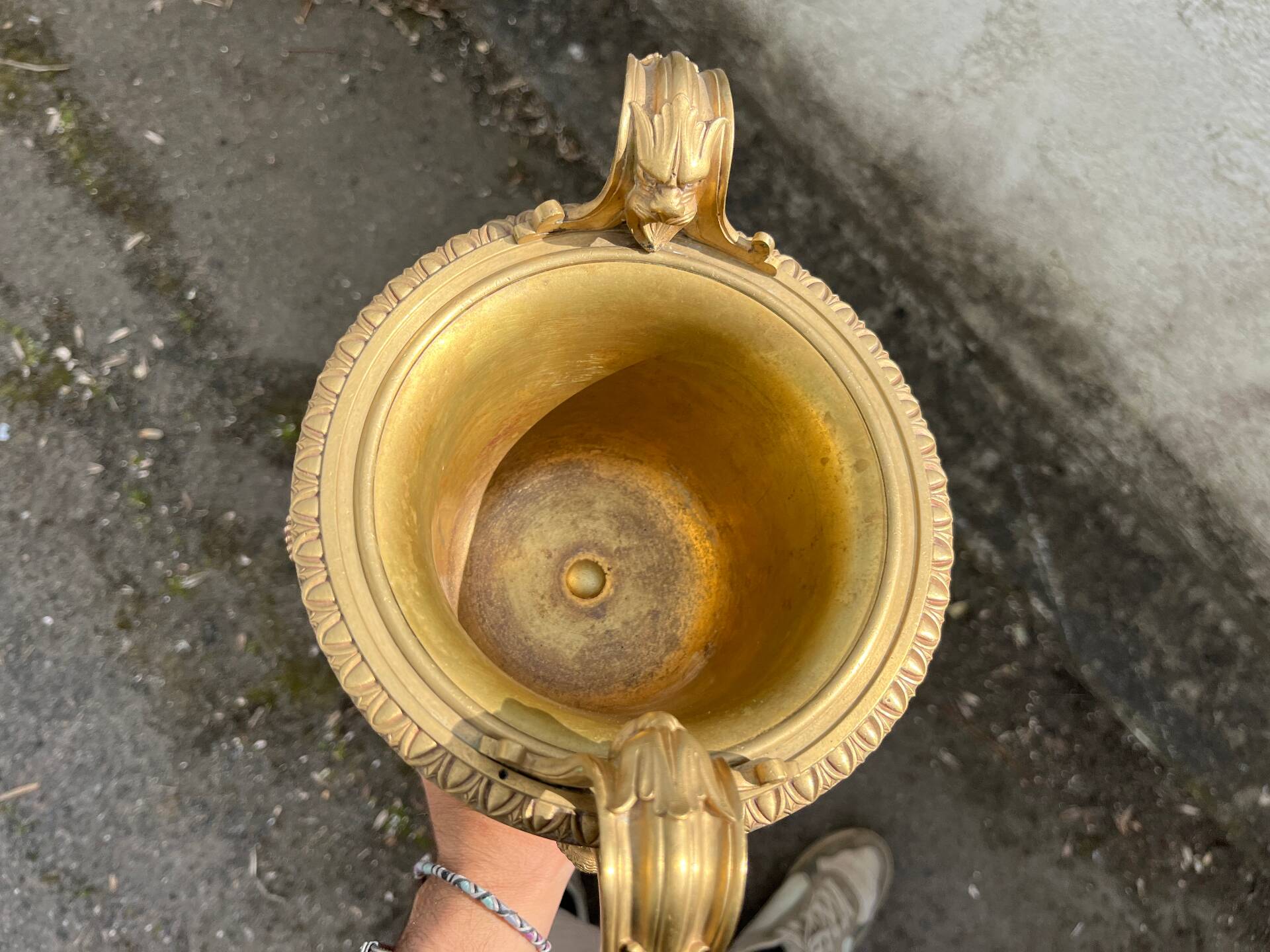 Cassolette Centrepiece in gilded bronze, 19th century Barbedienne style.