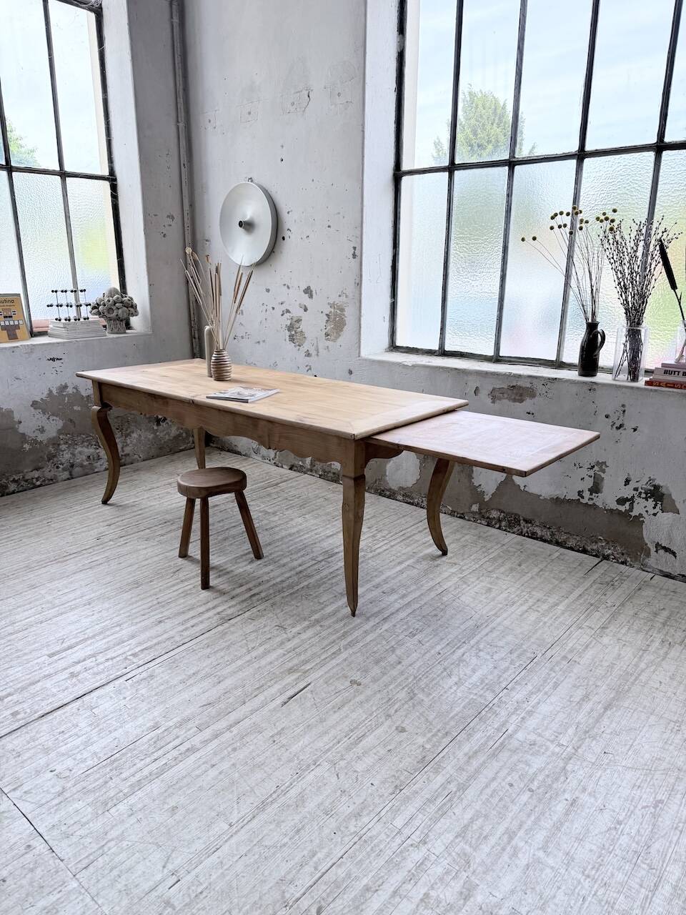 Farm table cherry wood with curved legs, 19th century.