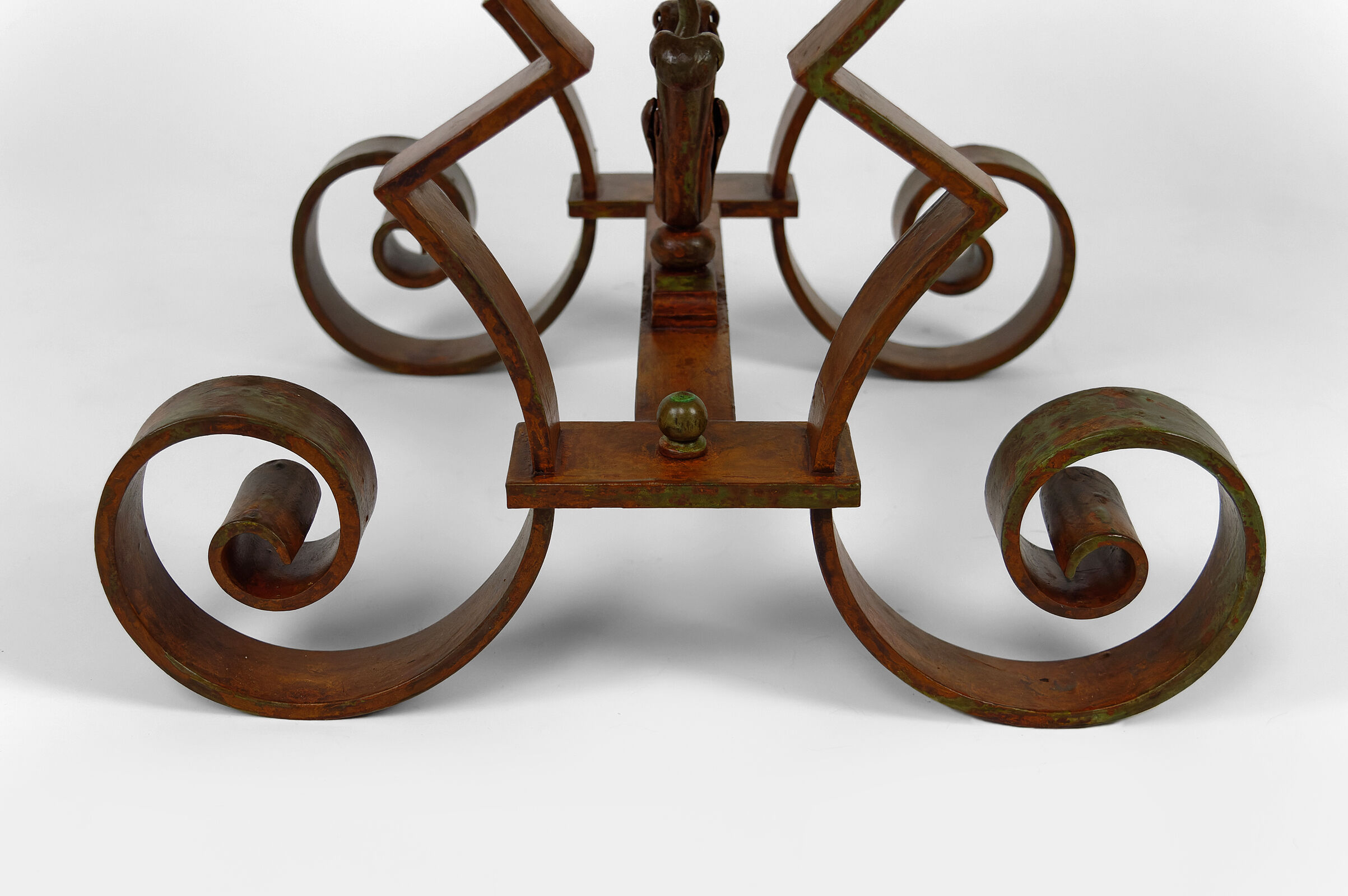 Art Deco round pedestal table in marble and wrought iron, circa 1940