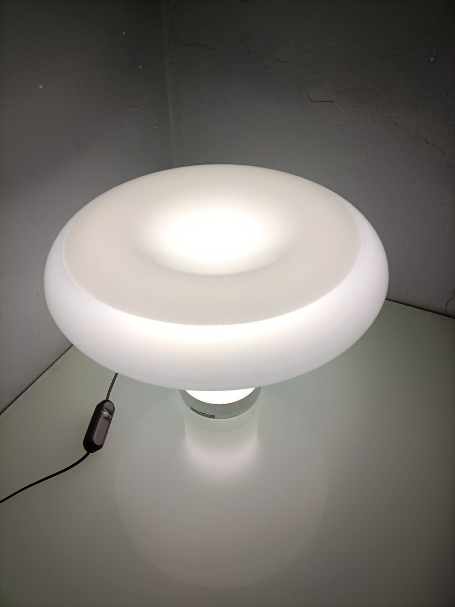 Lampe de table design années 90 modèle Lesbo Angelo Mangiarotti pour Artemide
