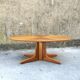 Table à système de forme ovale en noyer