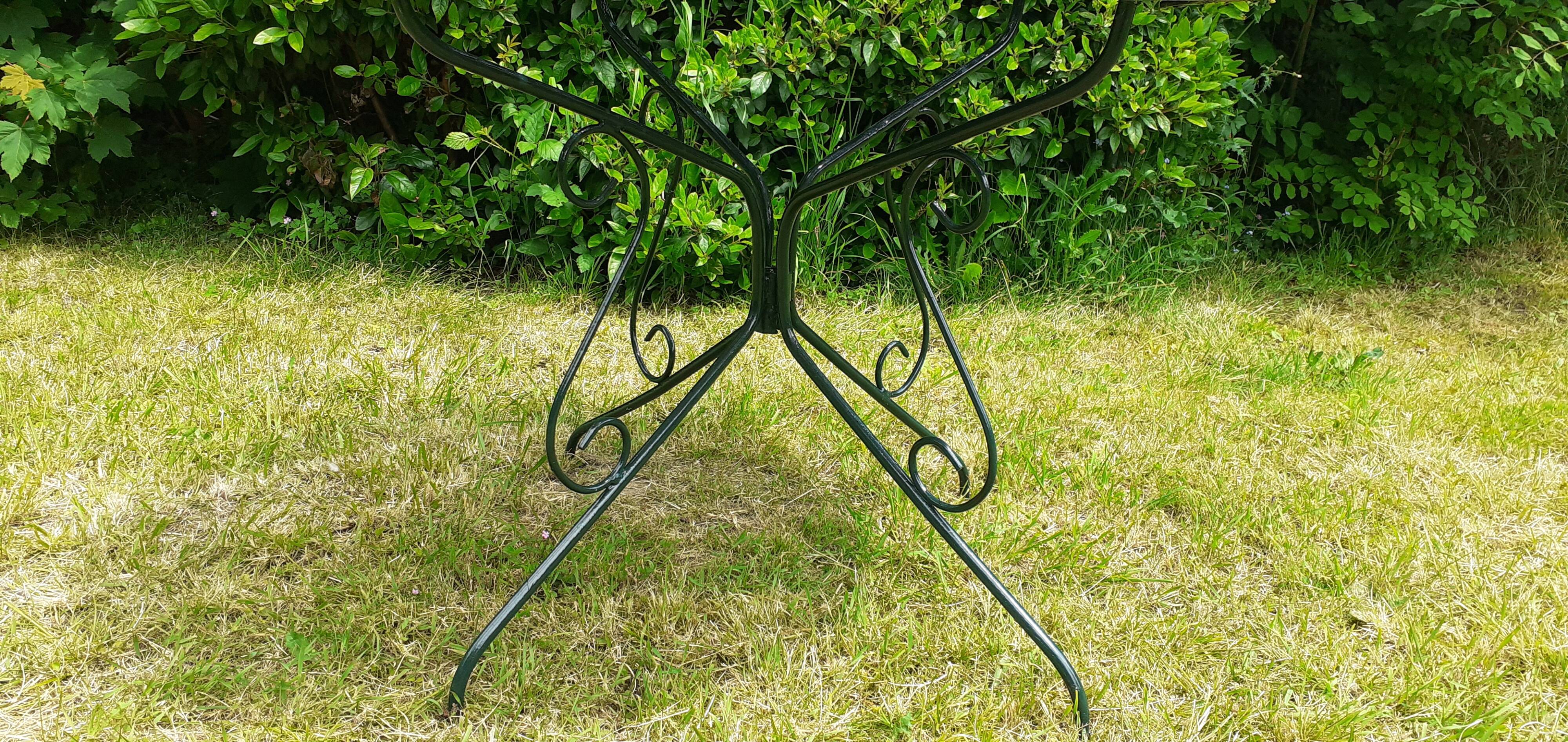 Garden furniture 1 table 4 armchairs wrought iron old green wagon
