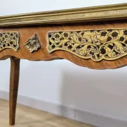 Louis XV style coffee table with floral marquetry and gilded bronze – 20th century