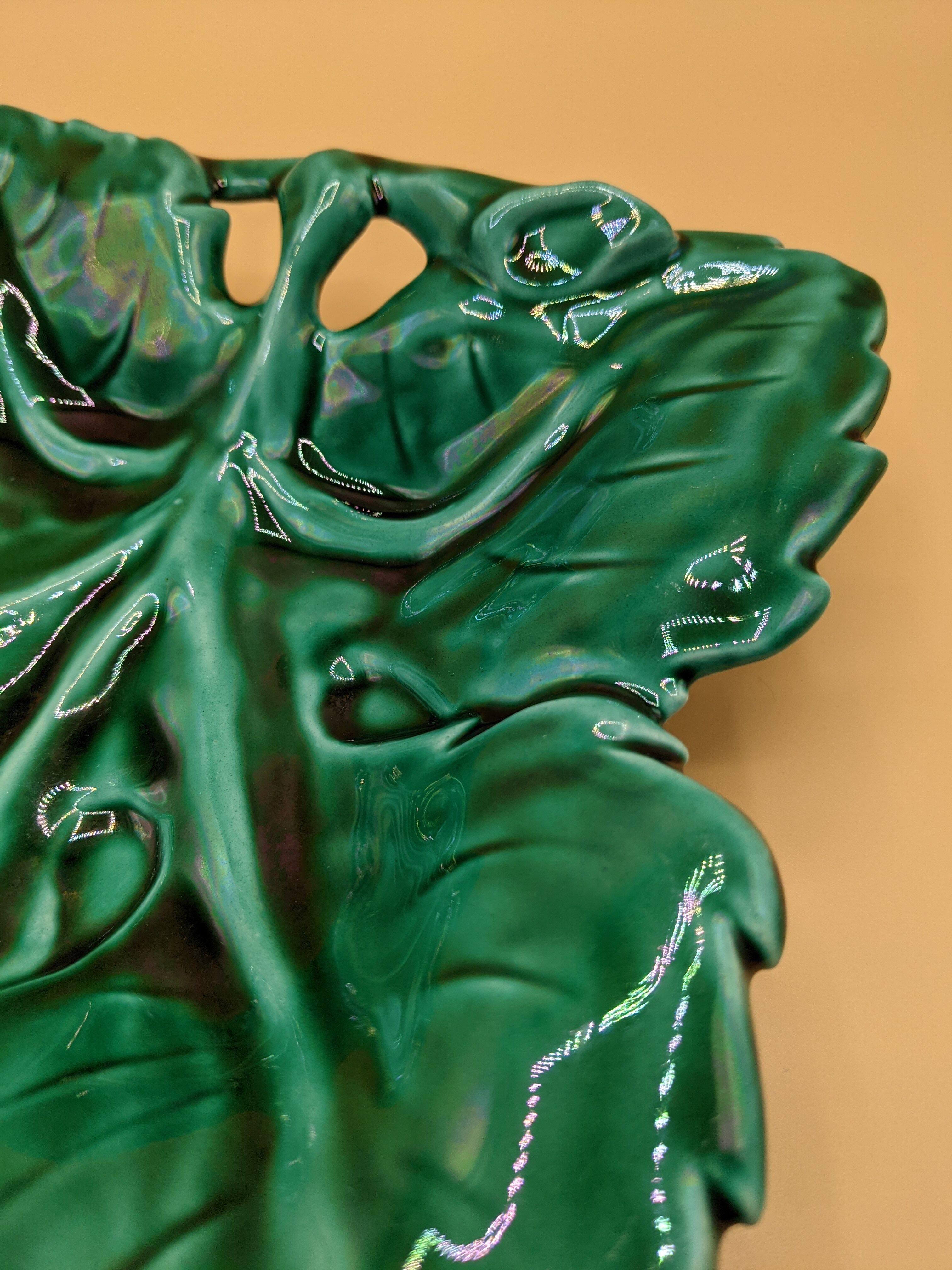 Square dish, french royal barbotine leaf