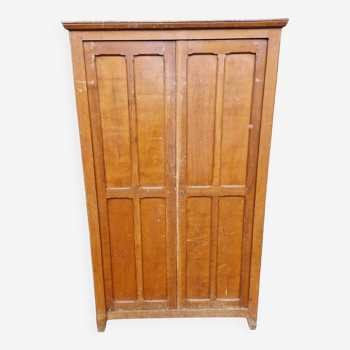 Armoire parisienne