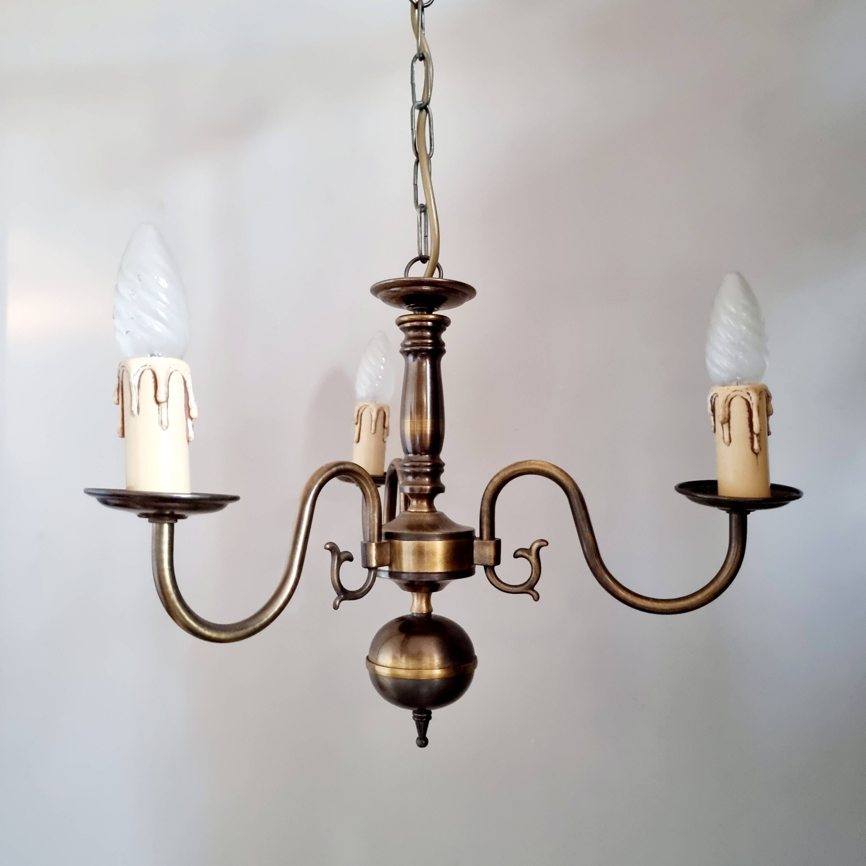 Classic Dutch style brass lamp in golden bronze color