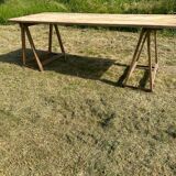 Table and trestles fir tray