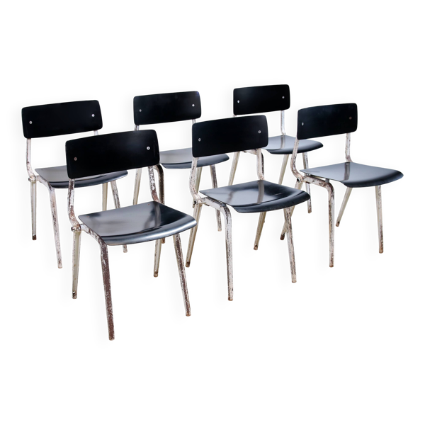 Ensemble de six rares chaises de théâtre Revolt empilables et pliables Friso Kramer