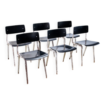 Ensemble de six rares chaises de théâtre Revolt empilables et pliables Friso Kramer