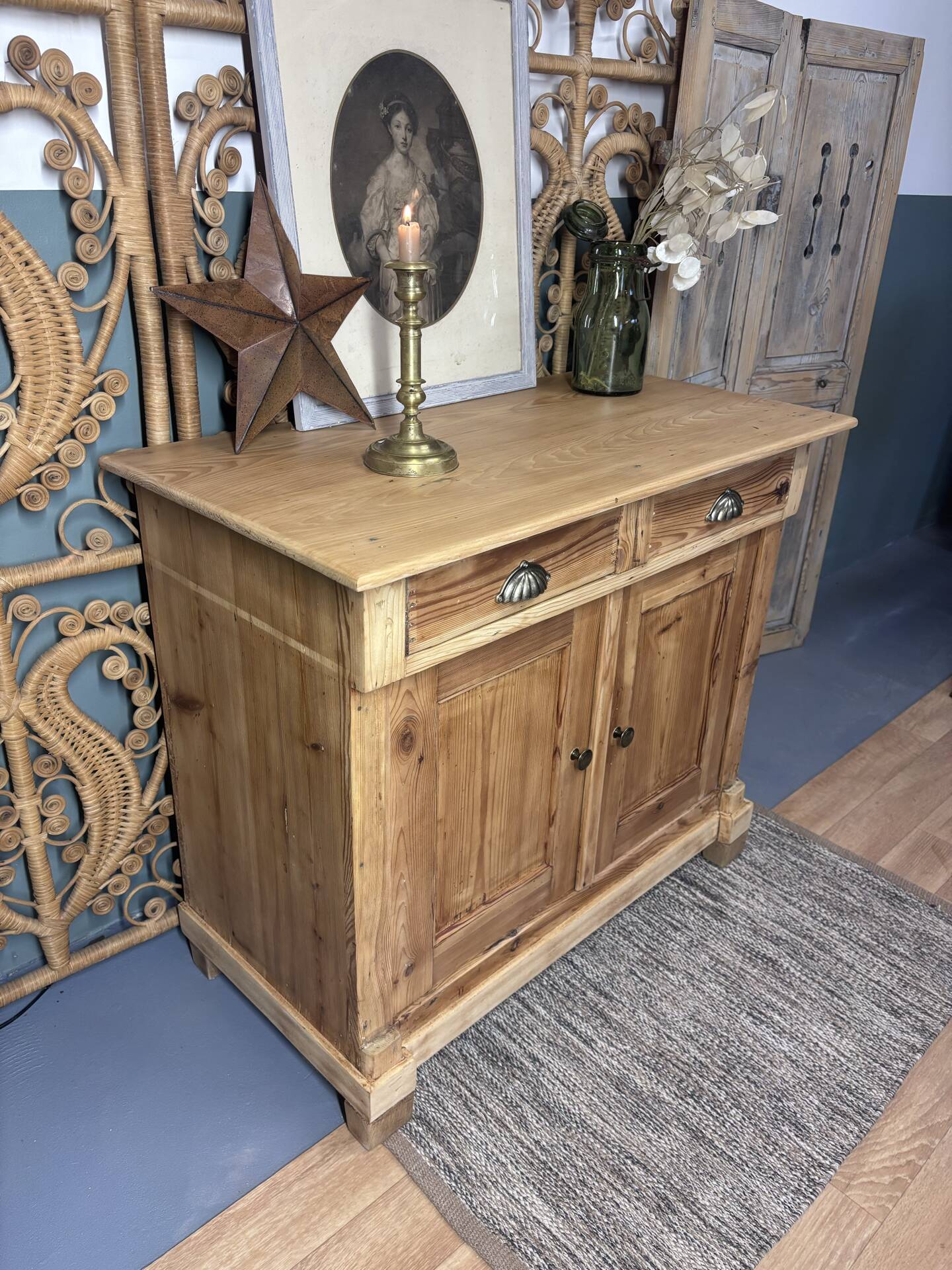 Pine buffet