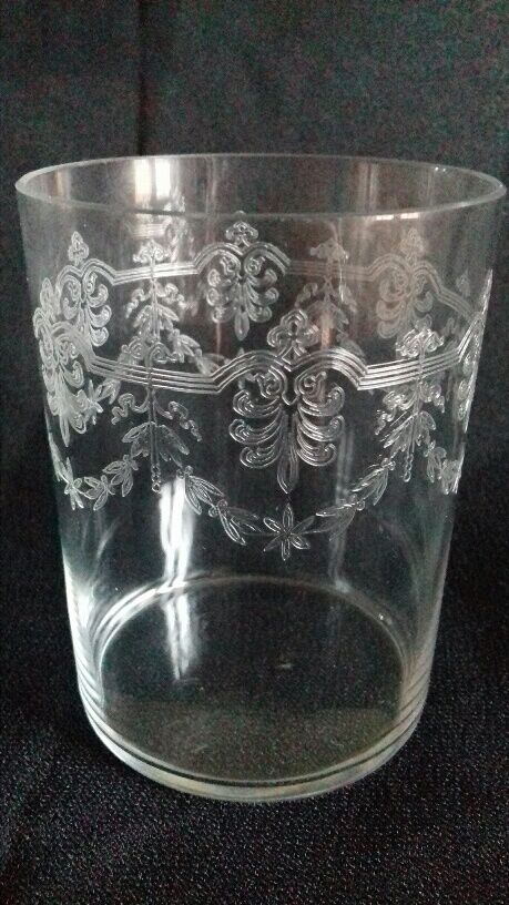 Set 6 engraved glasses