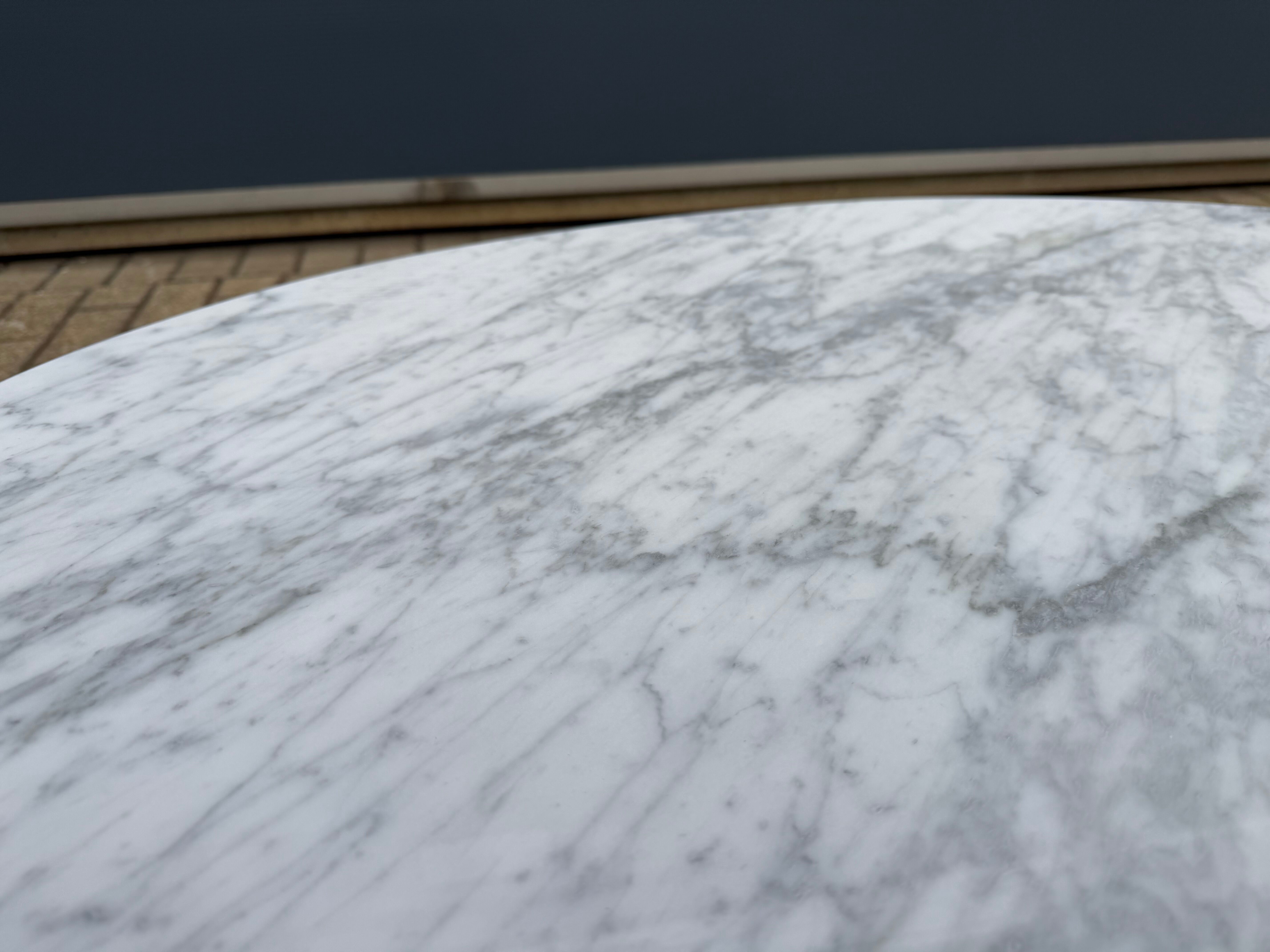 Original oval coffee table Knoll Tulip Eero Saarinen Carrara