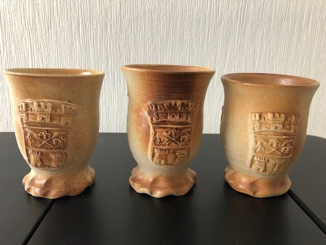 3 verres en poterie de Siegburg (Allemagne)