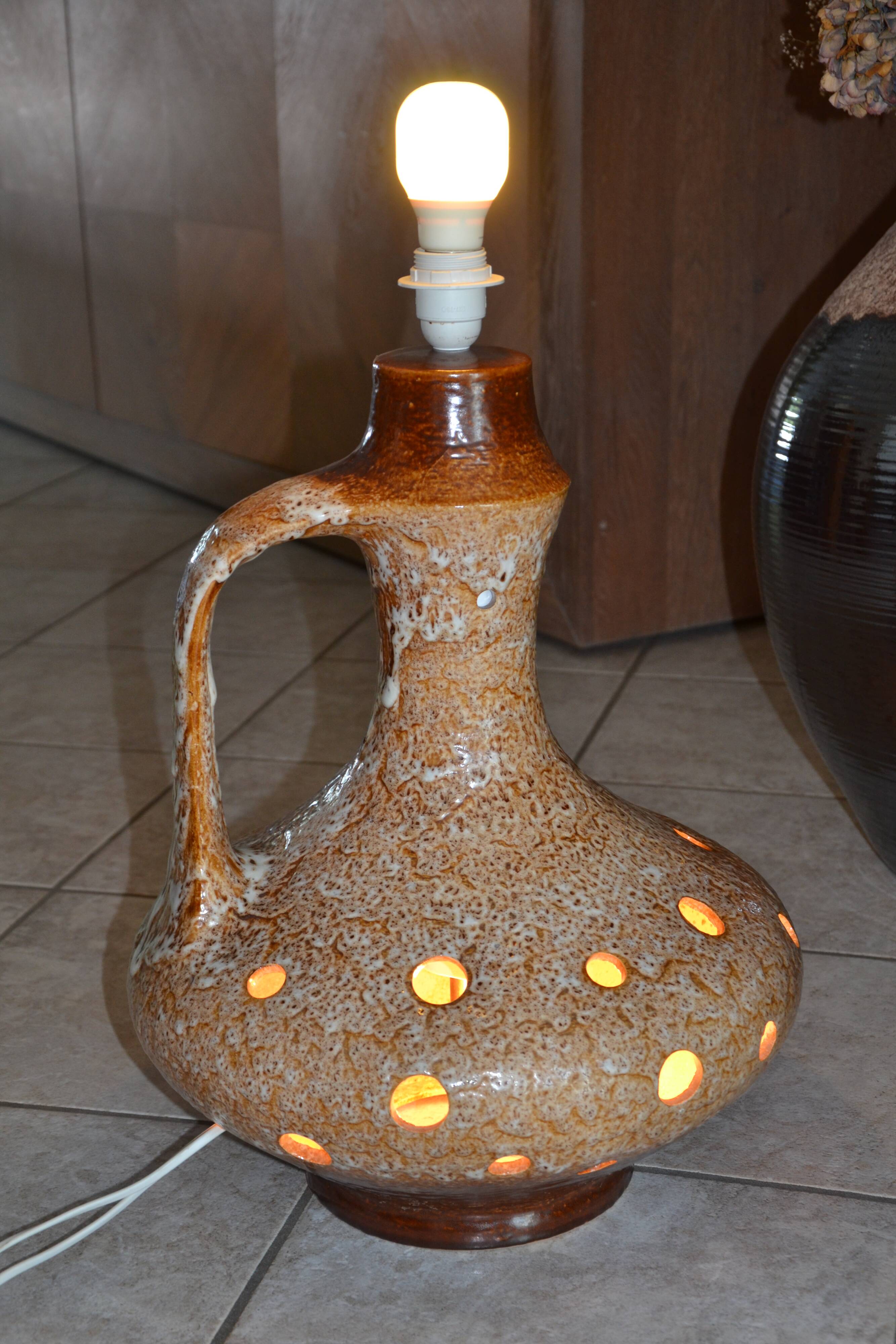 Large floor lamp from the 60s-70s.