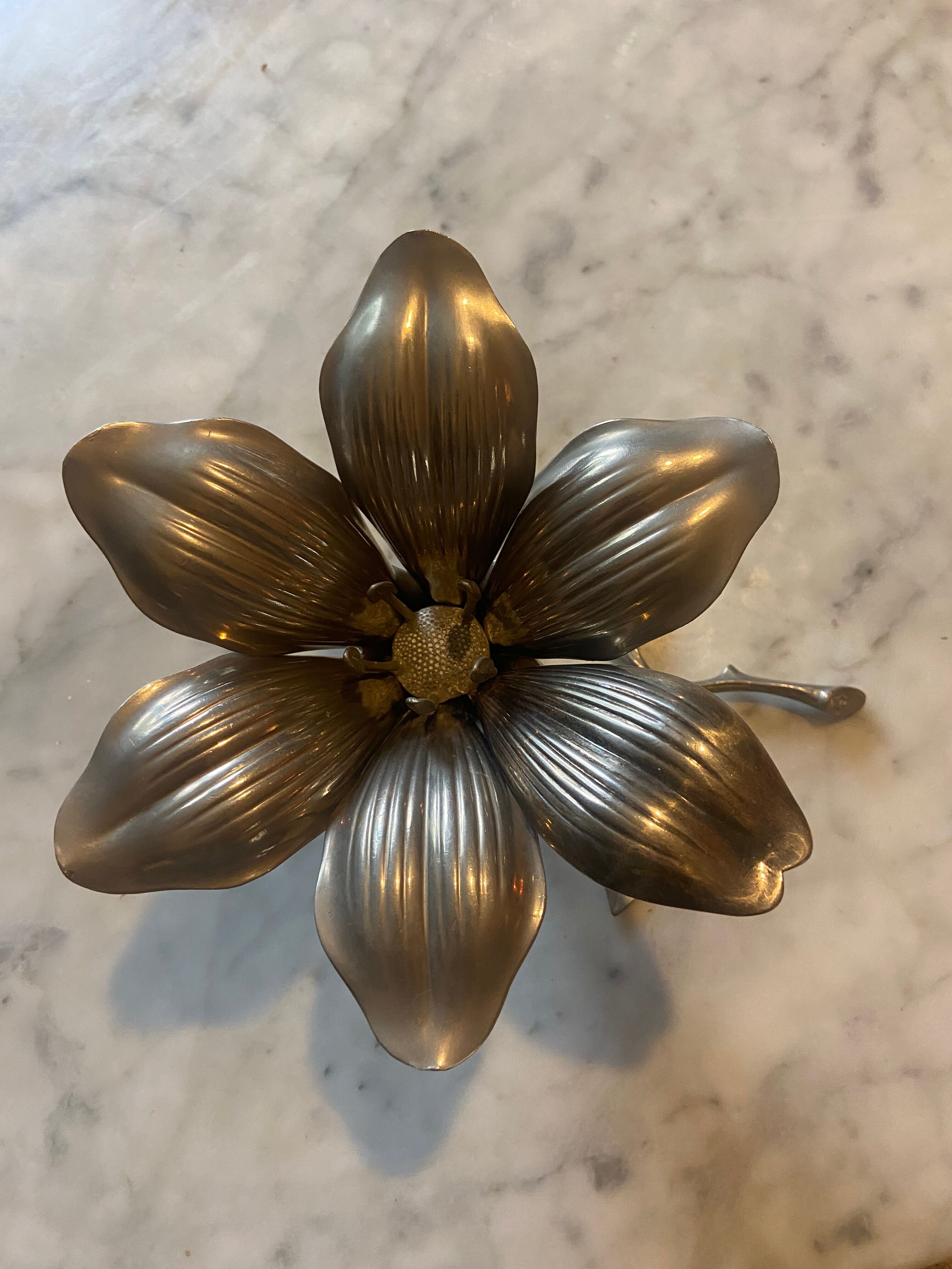 Vintage flower ashtray