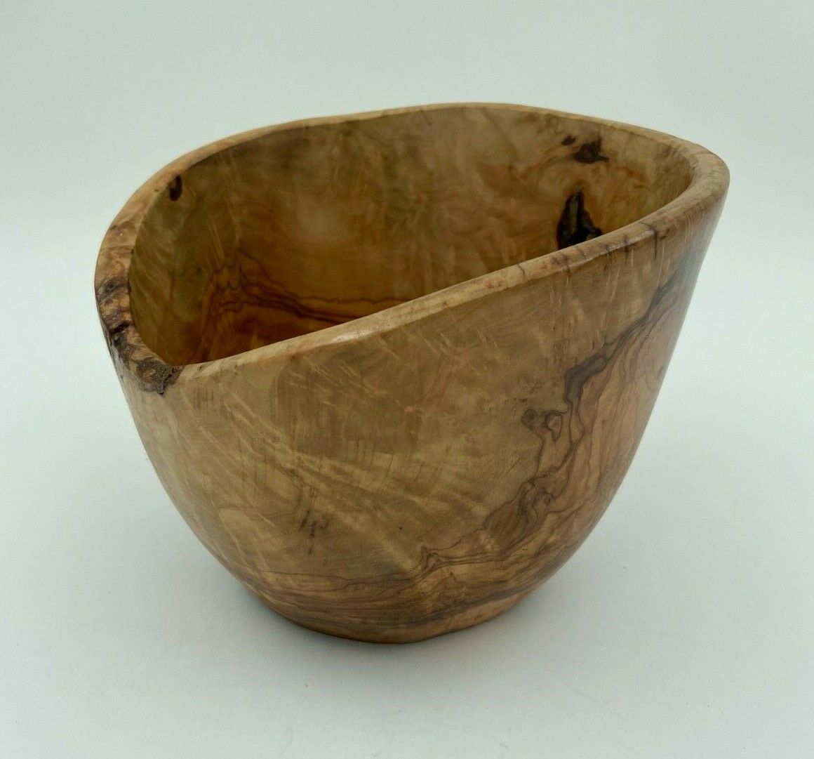 Free-form wooden 1960 trend design cut for fruit