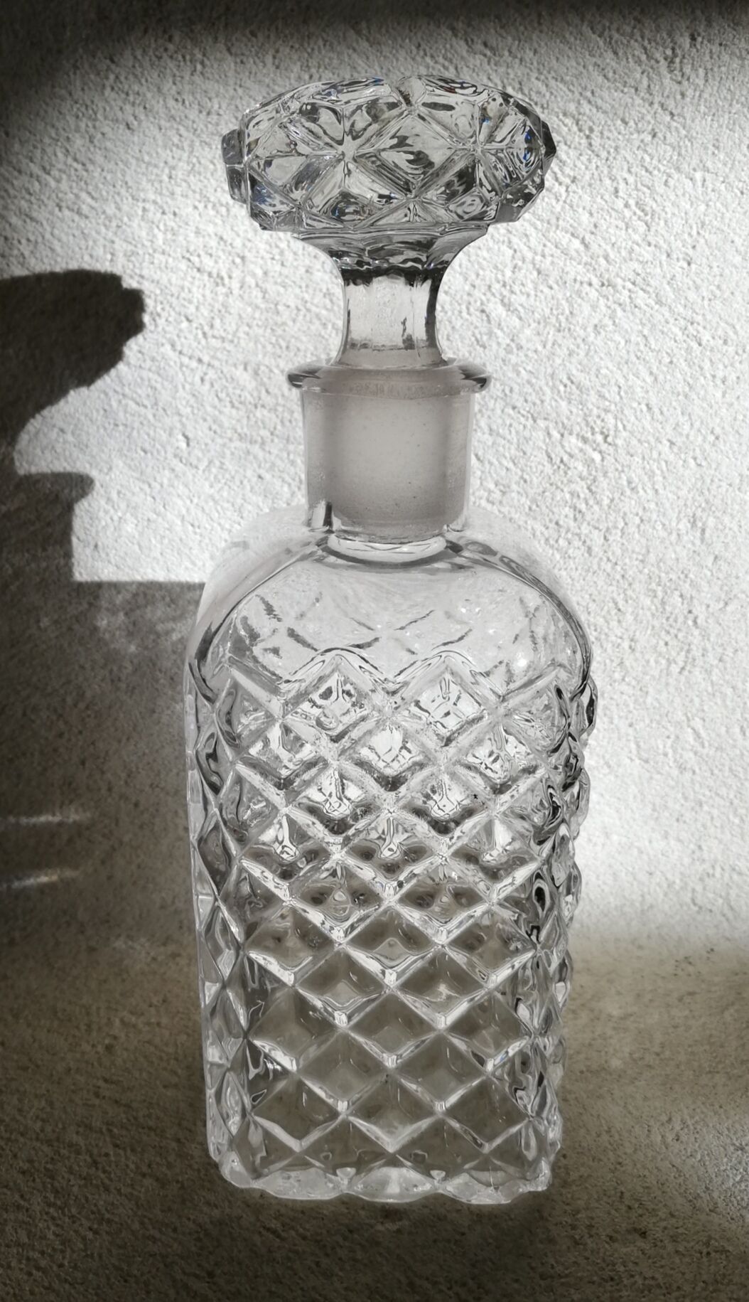 Glass whisky decanter