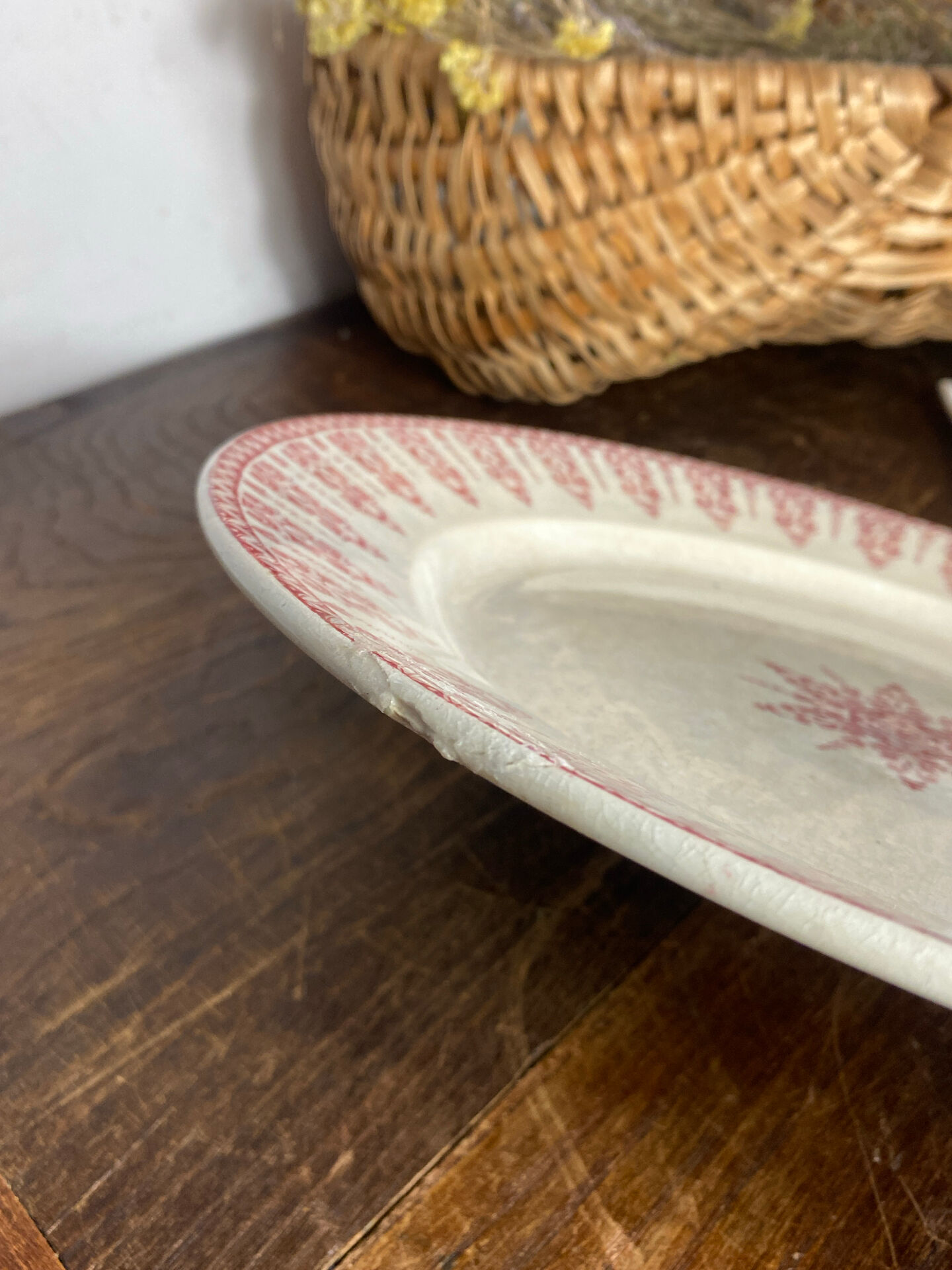 Plat, terre de fer, collection Annam de Gien 